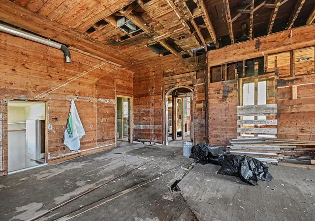 Photo 4 of Multi family home for sale at 1128 Broadway St, Galveston, TX 77550 | MLS# 45511109 | Listing updated on 2026-09-22