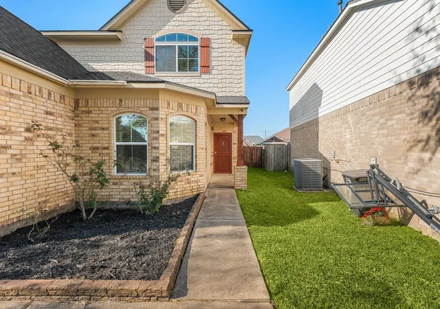Photo 3 of Single family home for sale at 5911 Rosemary Cir, Baytown, TX 77521 | MLS# 36671671 | Listing updated on 2026-09-02