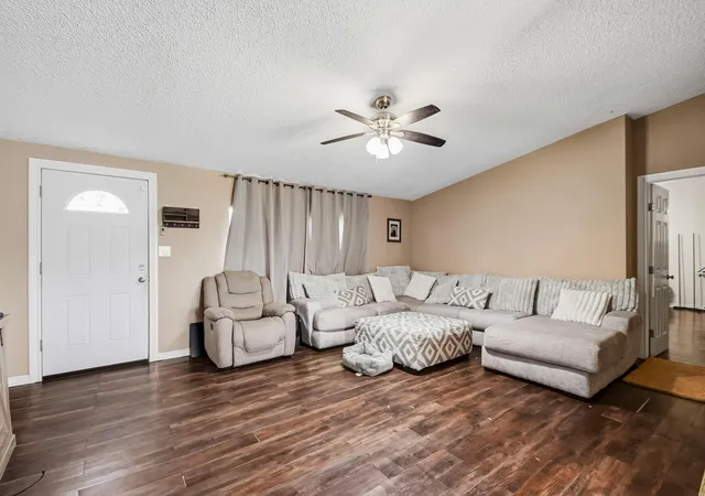 Photo 3 of Single family home for sale at 7126 Mourning Dr, Baytown, TX 77521 | MLS# 14641690 | Listing updated on 2026-09-24