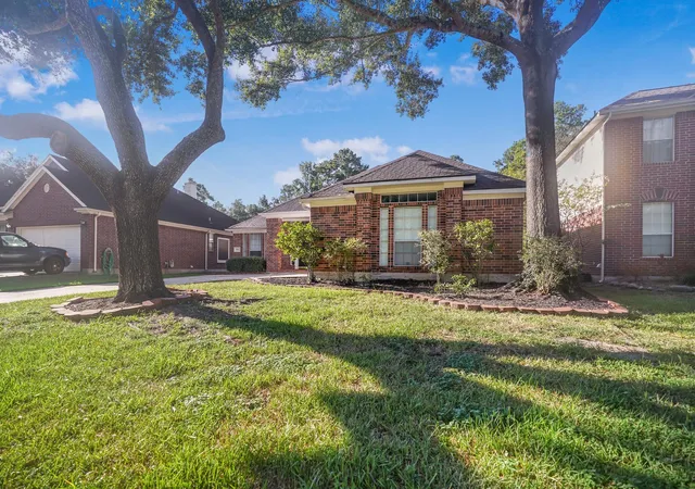 Photo 2 of Single family home for sale at 1602 Summer Rain Dr, Kingwood, TX 77339 | MLS# 98685245 | Listing updated on 2026-09-18