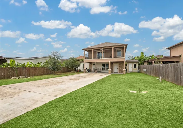 Photo 3 of Single family home for sale at 4414 Ivy Ln, Fresno, TX 77545 | MLS# 51982353 | Listing updated on 2026-09-14