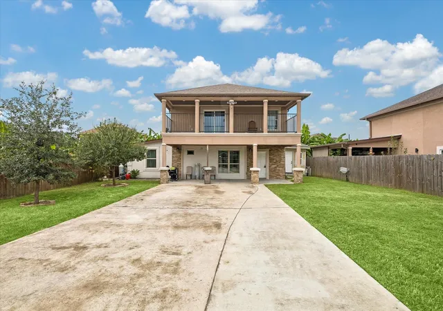 Photo 4 of Single family home for sale at 4414 Ivy Ln, Fresno, TX 77545 | MLS# 51982353 | Listing updated on 2026-09-14
