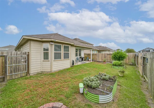 Photo 3 of Sale Pending at 9606 Cimarroncito Ln, Humble, TX 77396 | MLS# 13533070 | Listing updated on 2026-09-18