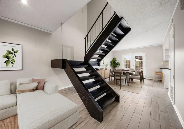 Photo 4 of Townhouse for sale at 10328 Hammerly Blvd #10, Houston, TX 77043 | MLS# 90041113 | Listing updated on 2026-09-14
