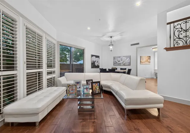 Photo 3 of Townhouse for sale at 6000 Sugar Hl Dr #17, Houston, TX 77057 | MLS# 80716518 | Listing updated on 2026-09-16