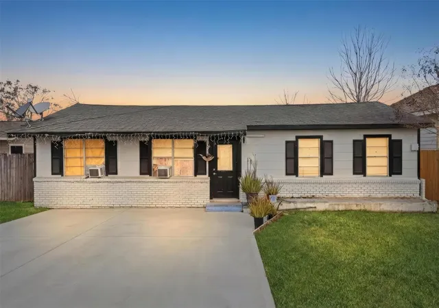 Photo 2 of Multi family home for sale at 3531 Cedar Hl Ln, Houston, TX 77093 | MLS# 72825881 | Listing updated on 2026-09-11