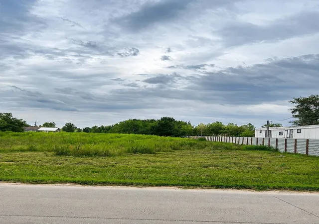 Photo 1 of Land for sale at 1723 County Rd 3542, Cleveland, TX 77327 | MLS# 23863381 | Listing updated on 2026-10-13