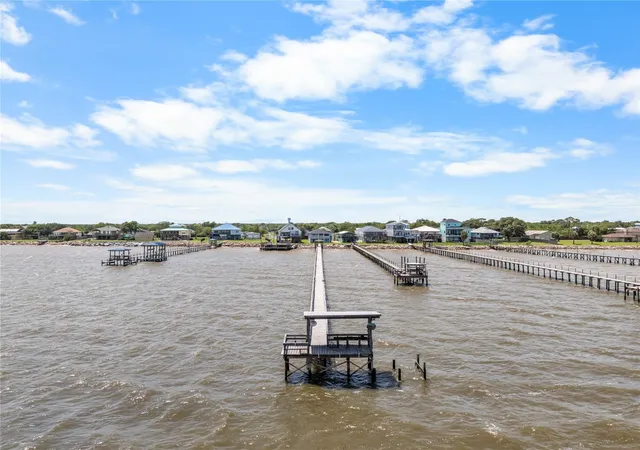 Photo 3 of Single family home for sale at 645 3rd Street, Dickinson, TX 77539 | MLS# 8604080 | Listing updated on 2026-09-13