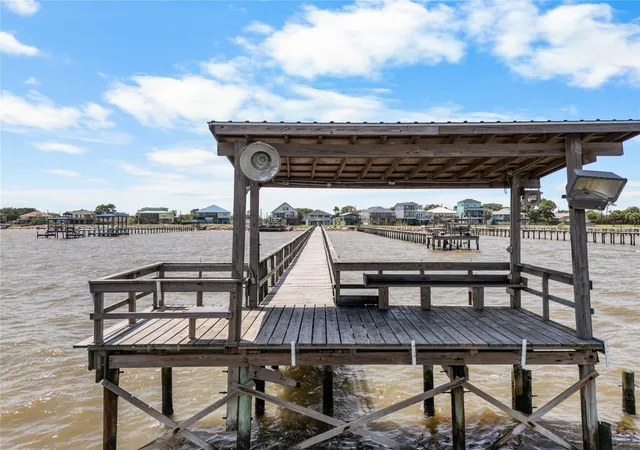 Photo 4 of Single family home for sale at 645 3rd Street, Dickinson, TX 77539 | MLS# 8604080 | Listing updated on 2026-09-13