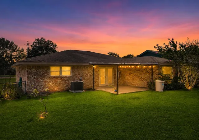 Photo 2 of Sale Pending at 1438 W Palm Dr, Winnie, TX 77665 | MLS# 90668011 | Listing updated on 2026-09-27