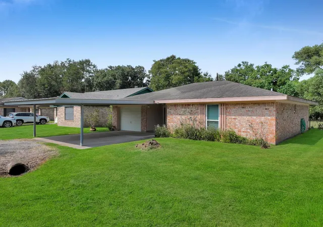 Photo 3 of Sale Pending at 1438 W Palm Dr, Winnie, TX 77665 | MLS# 90668011 | Listing updated on 2026-09-27