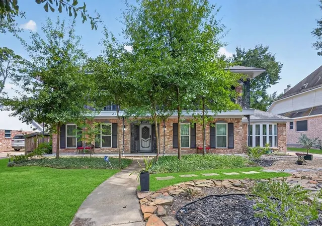 Photo 2 of Single family home for sale at 3411 Candleway Dr, Spring, TX 77388 | MLS# 33246001 | Listing updated on 2026-09-16
