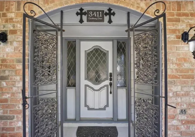 Photo 3 of Single family home for sale at 3411 Candleway Dr, Spring, TX 77388 | MLS# 33246001 | Listing updated on 2026-09-16