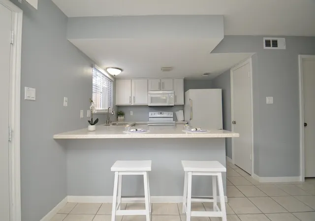 Photo 2 of Condo for sale at 10018 Knoboak Dr #13, Houston, TX 77080 | MLS# 31457384 | Listing updated on 2026-09-21