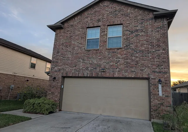Photo 2 of Single family home for sale at 2426 Heritage Ct, Missouri City, TX 77489 | MLS# 69887112 | Listing updated on 2026-09-11