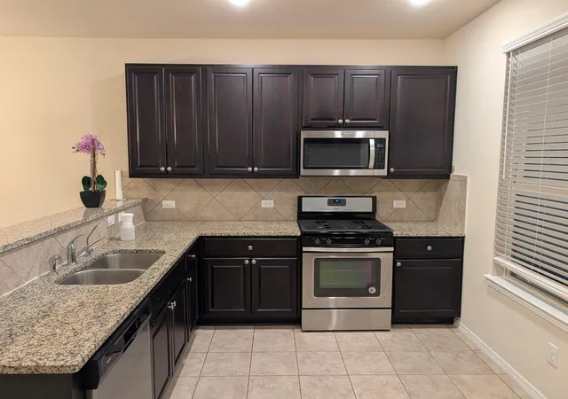 Photo 3 of Single family home for sale at 2426 Heritage Ct, Missouri City, TX 77489 | MLS# 69887112 | Listing updated on 2026-09-11
