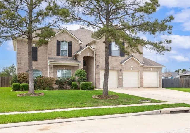 Photo 2 of Single family home for sale at 23307 Pkwy Lakes Ln, Richmond, TX 77407 | MLS# 12476003 | Listing updated on 2026-09-12