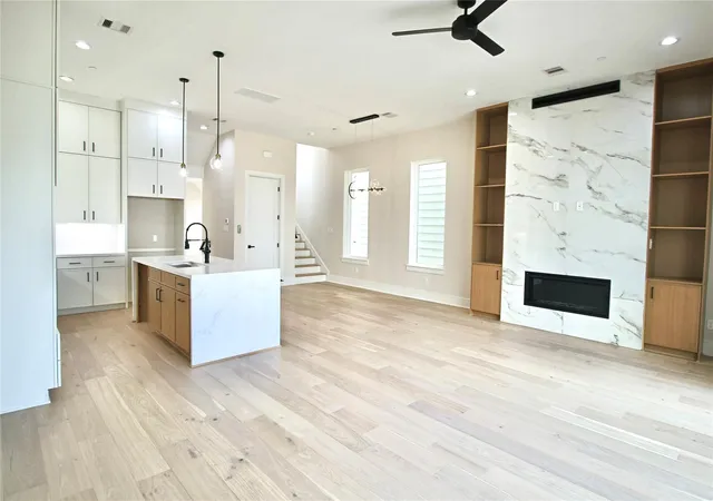 Photo 1 of Single family home for sale at 5823 Winsome Ln, Houston, TX 77057 | MLS# 76860546 | Listing updated on 2026-09-17