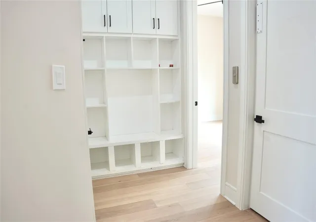 Photo 4 of Single family home for sale at 5823 Winsome Ln, Houston, TX 77057 | MLS# 76860546 | Listing updated on 2026-09-17