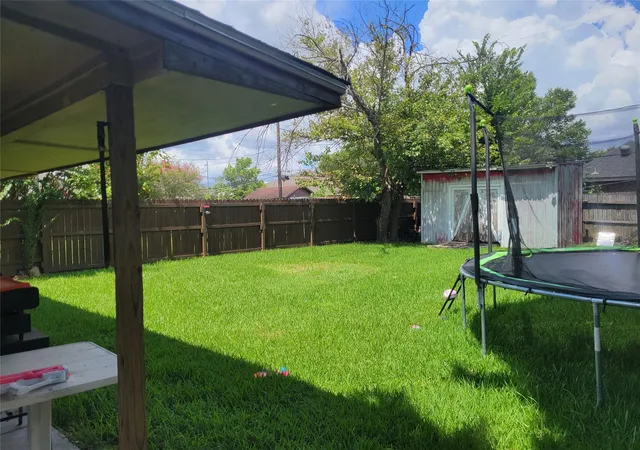 Photo 3 of Single family home for sale at 1009 Wisconsin St, South Houston, TX 77587 | MLS# 9991290 | Listing updated on 2026-09-09