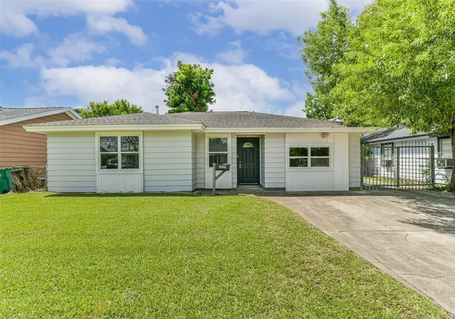 Photo 1 of Sale Pending at 3519 Truxton Dr, Pasadena, TX 77503 | MLS# 78694915 | Listing updated on 2026-09-17