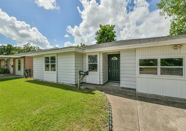 Photo 4 of Sale Pending at 3519 Truxton Dr, Pasadena, TX 77503 | MLS# 78694915 | Listing updated on 2026-09-17