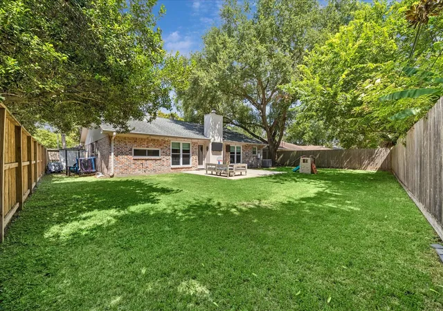 Photo 4 of Single family home for sale at 2622 Parana Dr, Houston, TX 77080 | MLS# 16349390 | Listing updated on 2026-09-12