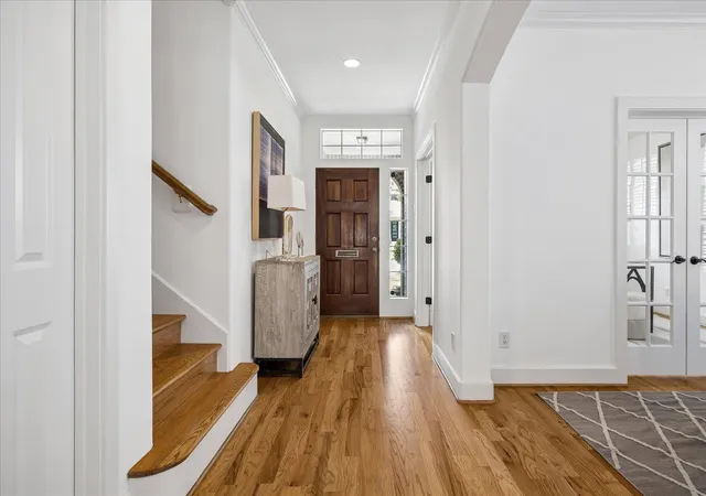 Photo 3 of Sale Pending at 5505 Aspen St, Houston, TX 77081 | MLS# 12222428 | Listing updated on 2026-09-09