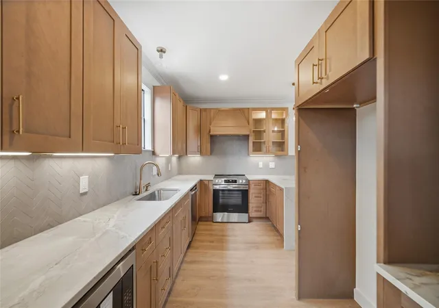 Photo 3 of Single family home for sale at 2606 Nantucket Dr, Houston, TX 77057 | MLS# 77391539 | Listing updated on 2026-09-15