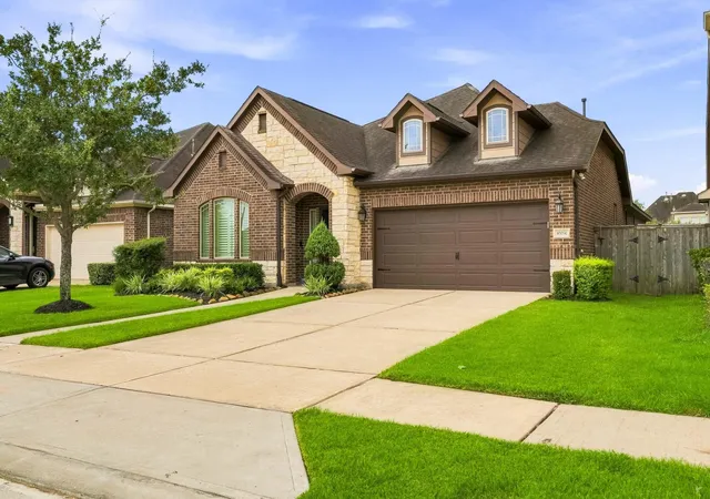 Photo 2 of Single family home for sale at 10034 Foggy River, Missouri City, TX 77459 | MLS# 61780558 | Listing updated on 2026-09-24