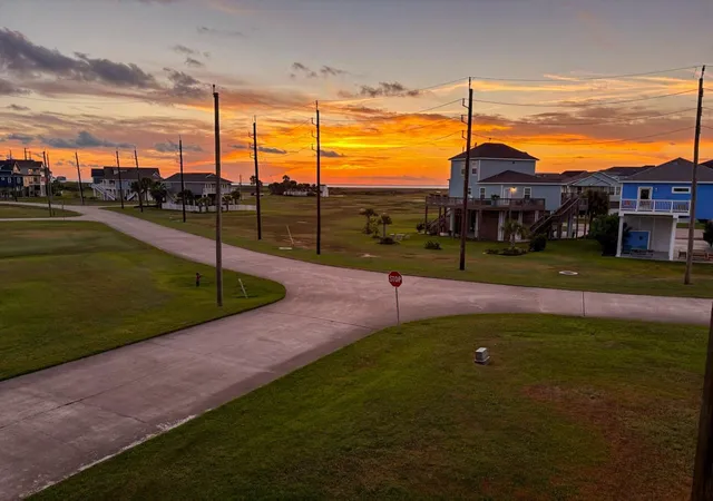 Photo 3 of Single family home for sale at 25011 Sausalito Dr, Galveston, TX 77554 | MLS# 62499374 | Listing updated on 2026-09-11