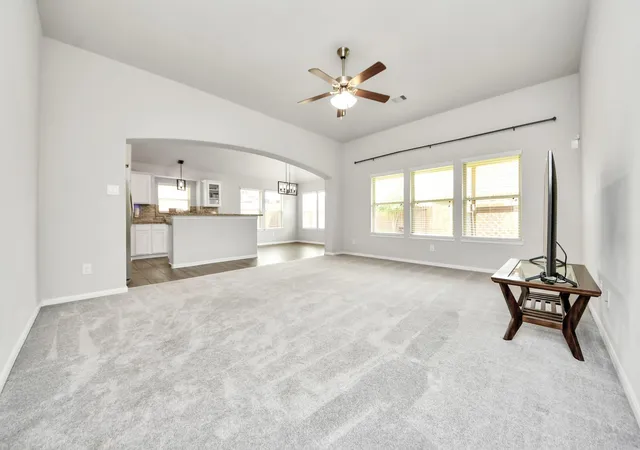 Photo 4 of Single family home for sale at 731 Rim Water Dr, Alvin, TX 77511 | MLS# 2983544 | Listing updated on 2026-09-17