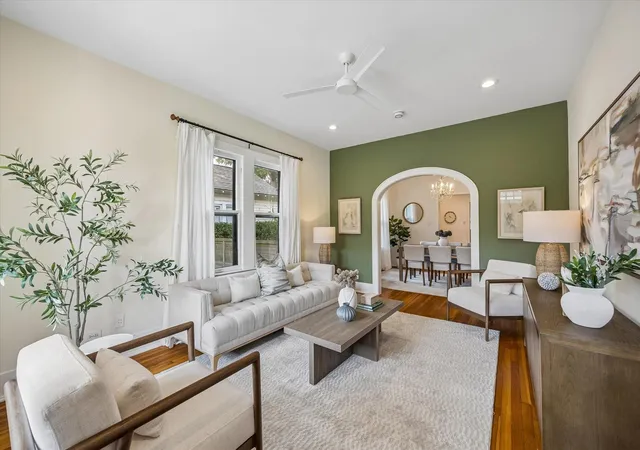 Photo 4 of Single family home for sale at 1016 Louise St, Houston, TX 77009 | MLS# 81711781 | Listing updated on 2026-09-24
