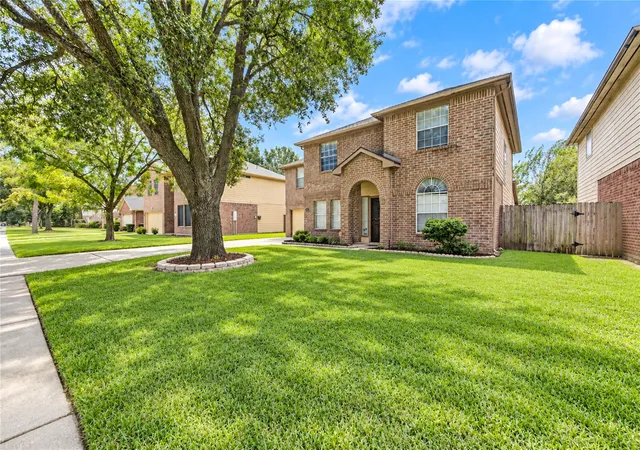 Photo 3 of Single family home for sale at 13742 Stabledon Dr, Houston, TX 77014 | MLS# 62060109 | Listing updated on 2026-10-06
