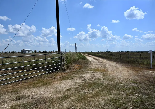Photo 3 of Single family home for sale at 141 County Rd, Rock Island, TX 77470 | MLS# 64956597 | Listing updated on 2026-09-24