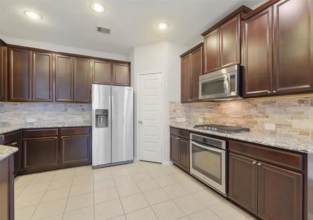 Photo 3 of Single family home for sale at 18319 Bridle Meadow Ln, Tomball, TX 77377 | MLS# 23469901 | Listing updated on 2026-09-24