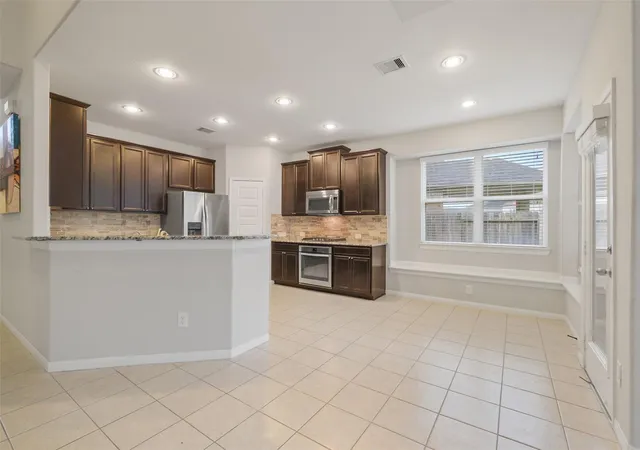 Photo 4 of Single family home for sale at 18319 Bridle Meadow Ln, Tomball, TX 77377 | MLS# 23469901 | Listing updated on 2026-09-24