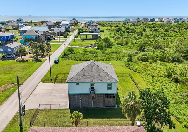 Single family home for sale at 927 Magnolia Ln, Port Bolivar, TX 77650 | MLS# 33620428 | Listing updated on 2026-10-08