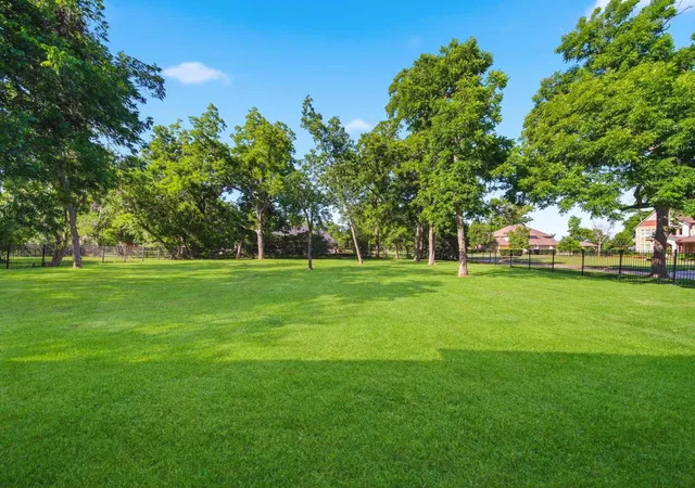 Photo 3 of Mansion for sale at 15 Bees Crk Ct, Missouri City, TX 77459 | MLS# 74945921 | Listing updated on 2026-09-12
