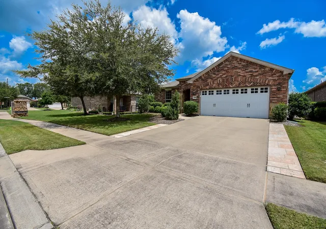 Photo 2 of Single family home for sale at 2819 Button Bush Dr, Richmond, TX 77469 | MLS# 13749402 | Listing updated on 2026-10-03