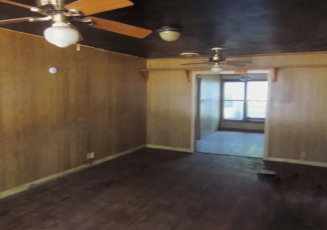 Photo 3 of Single family home for sale at 401 Ave F Se, Childress, TX 79201 | MLS# 69318994 | Listing updated on 2026-09-09