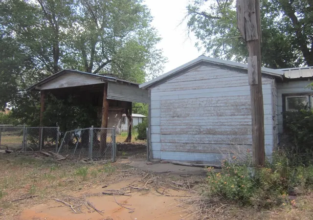 Photo 4 of Single family home for sale at 401 Ave F SE, Childress, TX 79201 | MLS# 69318994 | Listing updated on 2026-09-09