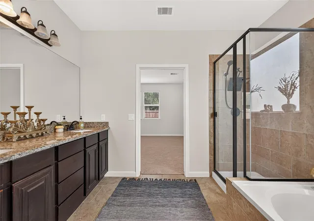 Photo 4 of Single family home for sale at 21514 Ivory Gate Ln, Katy, TX 77449 | MLS# 97780077 | Listing updated on 2026-09-24
