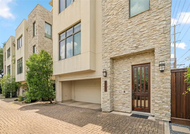 Photo 1 of Single family home for sale at 1110 Autrey St #A, Houston, TX 77006 | MLS# 67480228 | Listing updated on 2026-09-13