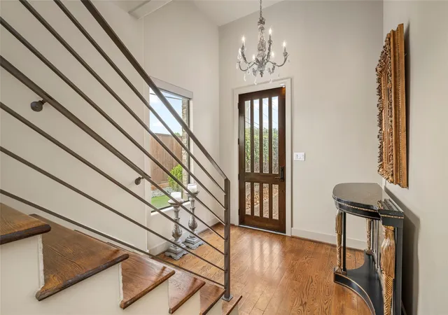 Photo 3 of Single family home for sale at 1110 Autrey St #A, Houston, TX 77006 | MLS# 67480228 | Listing updated on 2026-09-13