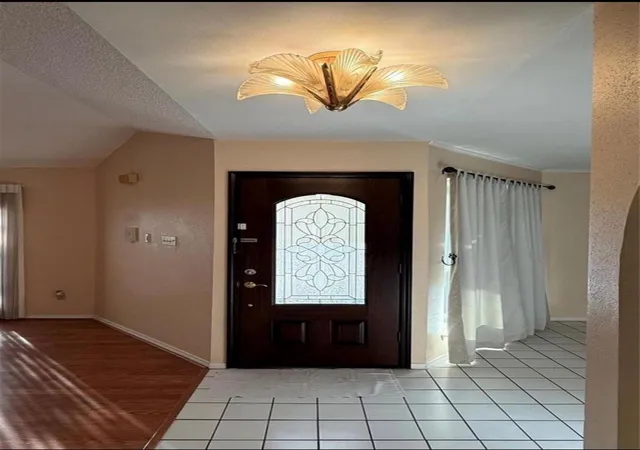 Photo 3 of Single family home for sale at 4027 Summit Valley Dr, Houston, TX 77082 | MLS# 78757410 | Listing updated on 2026-09-18