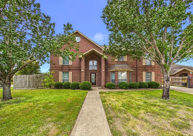 Photo 1 of Single family home for sale at 3604 Briscoe, Pearland, TX 77584 | MLS# 39402597 | Listing updated on 2026-09-12