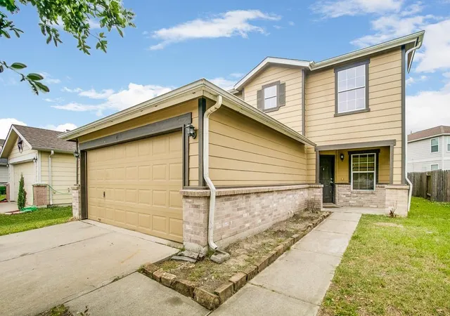 Photo 3 of Sale Pending at 403 Remington Ridge Dr, Houston, TX 77073 | MLS# 30881022 | Listing updated on 2026-09-09