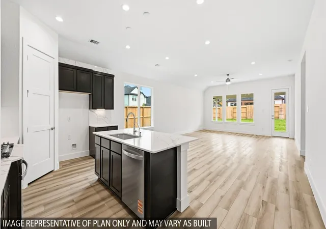 Photo 4 of Single family home for sale at 428 Springfield Ter Dr, Conroe, TX 77304 | MLS# 91449399 | Listing updated on 2026-09-02