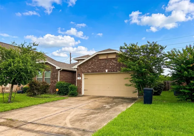 Photo 1 of Sale Pending at 335 American Black Bear Dr, Crosby, TX 77532 | MLS# 60800283 | Listing updated on 2026-10-06